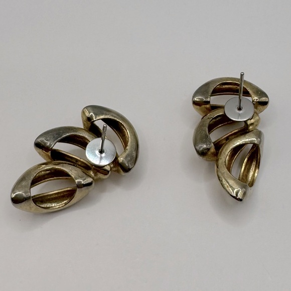 VINTAGE Gold-Tone Stationary Link Earrings - Picture 9 of 11